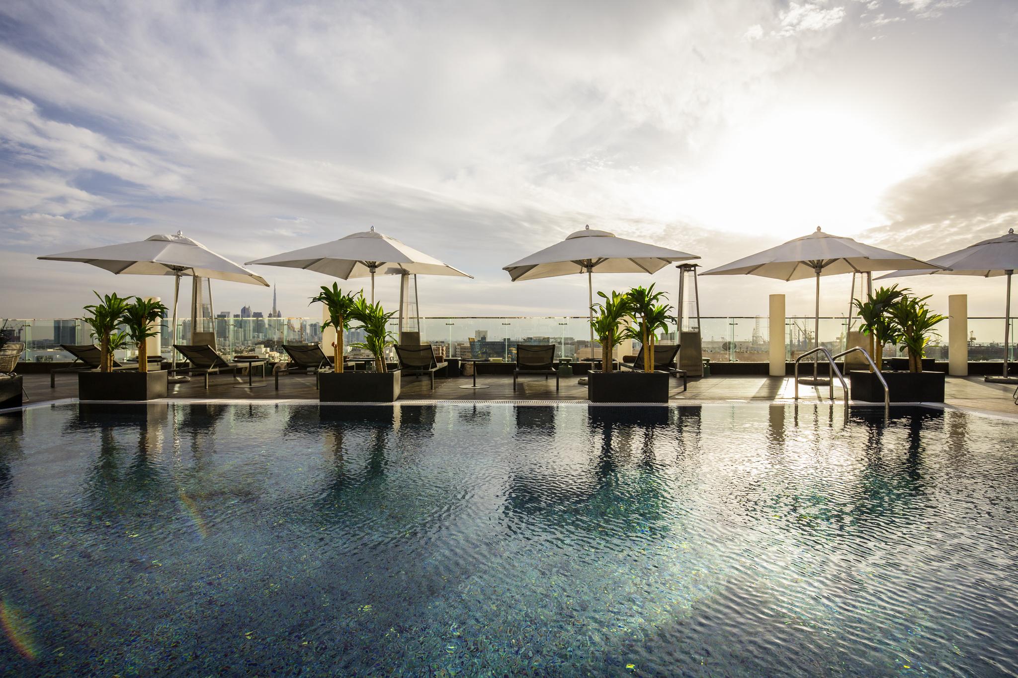 The Canvas Dubai - Mgallery Hotel Collection Exterior foto The rooftop pool at The Park, Hyderabad